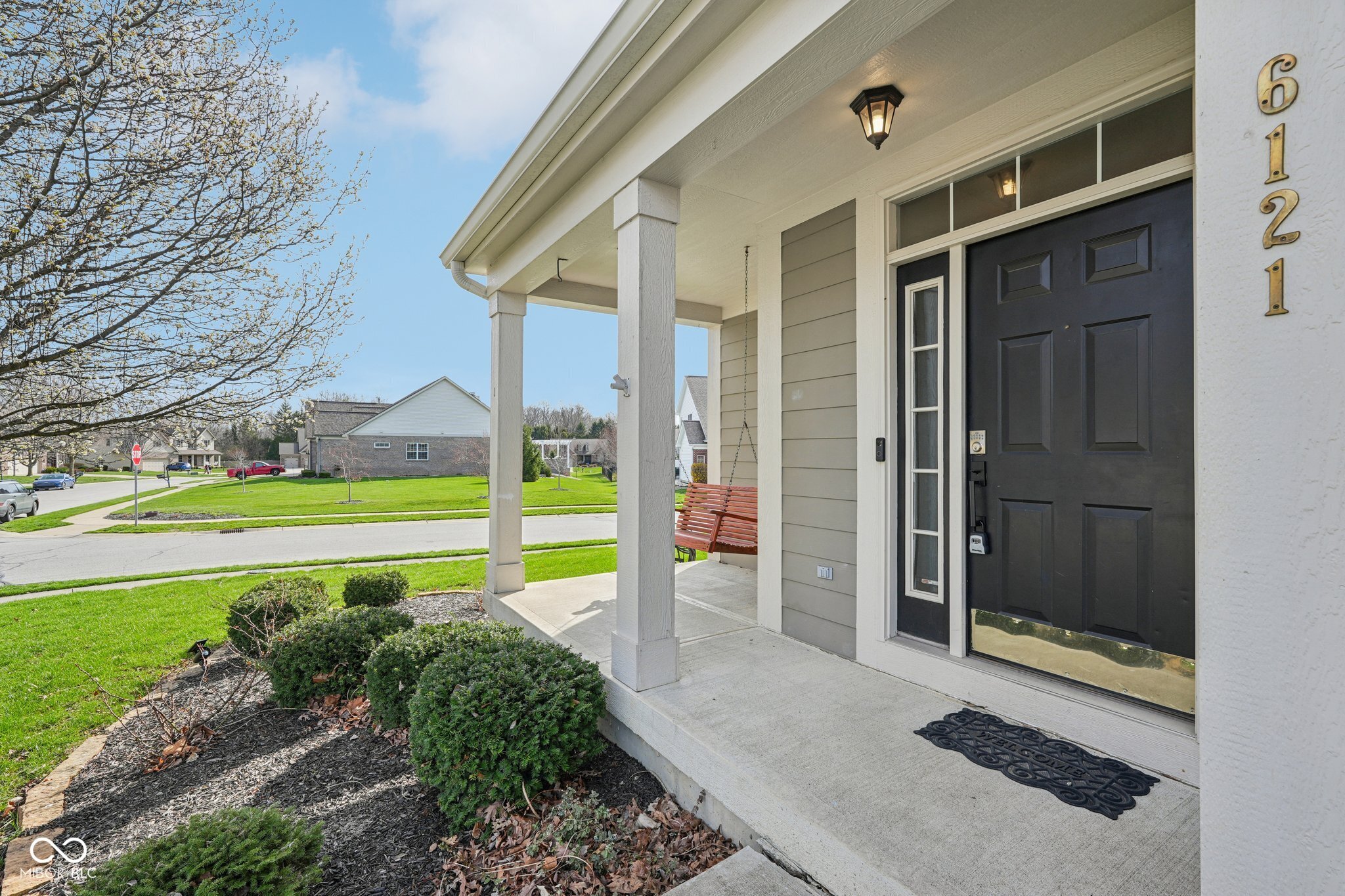 6121 Pine Bluff Drive