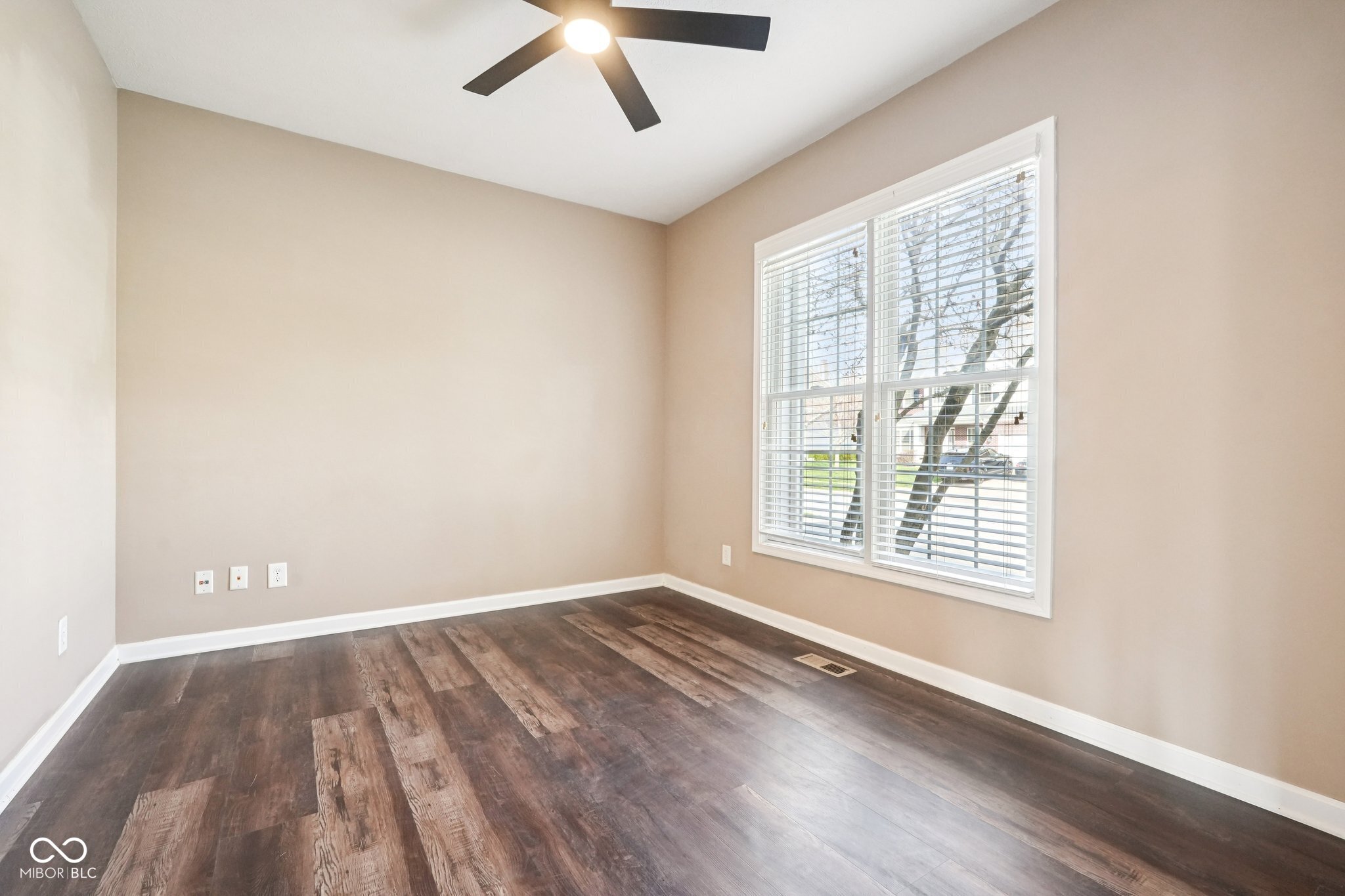 6121 Pine Bluff Drive