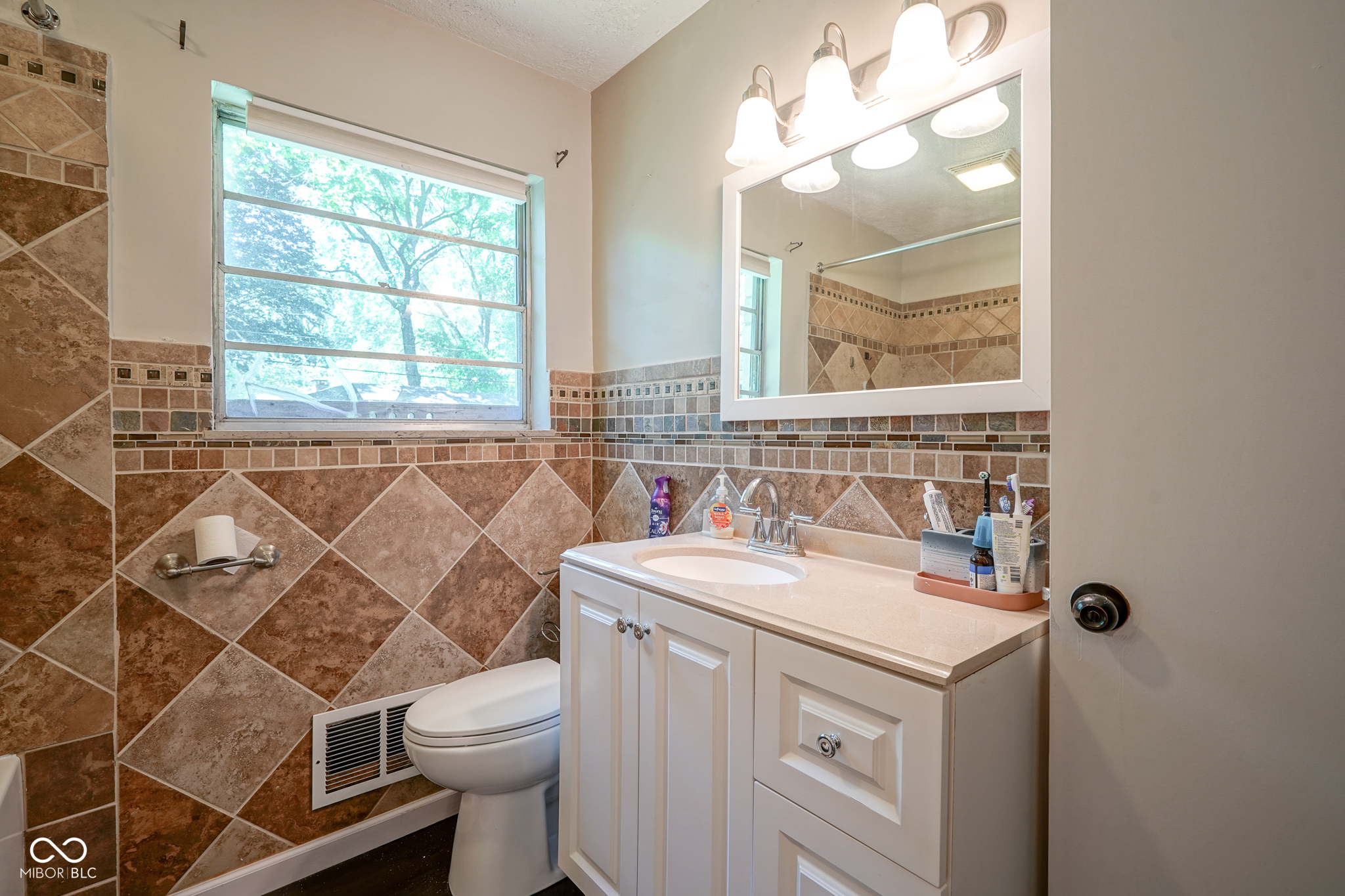 Indianapolis, Indiana 46228, United States, 3 Bedrooms Bedrooms, ,2 BathroomsBathrooms,Residential,Pending,53764