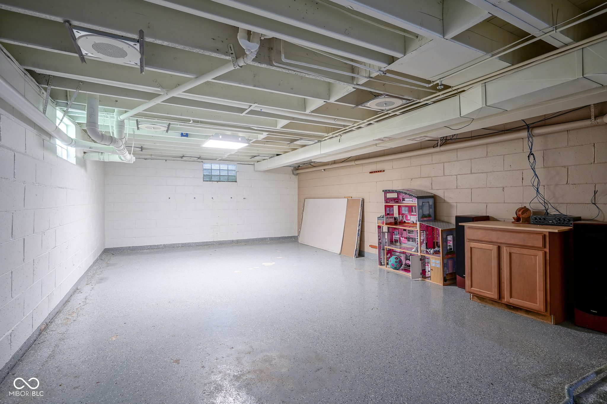 Indianapolis, Indiana 46228, United States, 3 Bedrooms Bedrooms, ,2 BathroomsBathrooms,Residential,Pending,53764