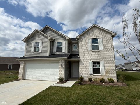 Photo of 6652 W Sailboat Drive, Greenfield, IN 46140 (MLS # 22098279)