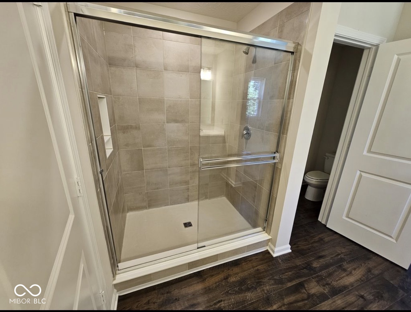 7696 Rolling Green Drive