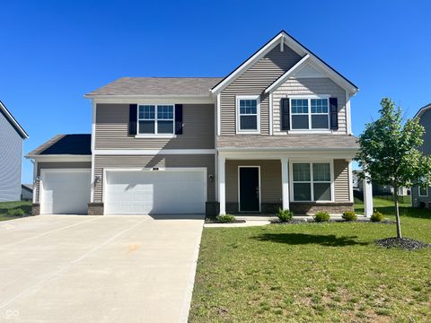 Photo of 5656 Grosbeak Drive, Greenwood, IN 46143 (MLS # 22053648)