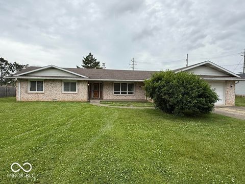 Photo of 1605 Cedar Drive, New Castle, IN 47362 (MLS # 22106474)