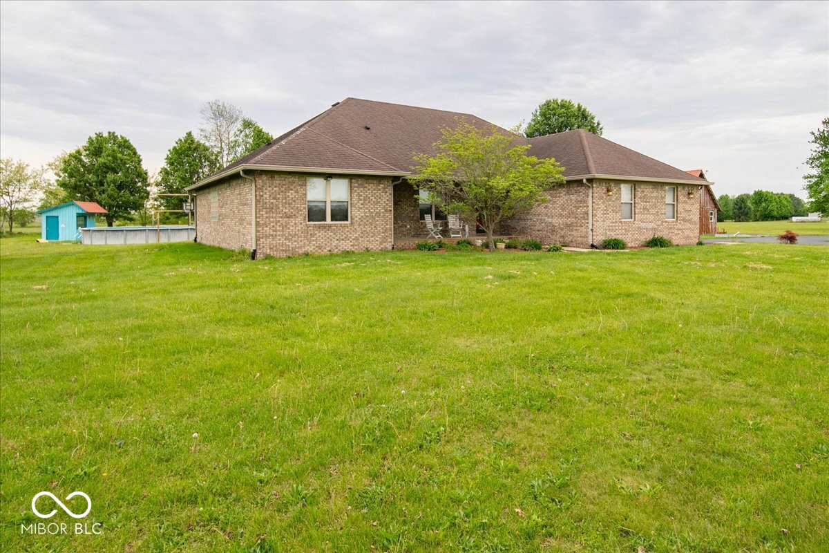 1327 N 125 W