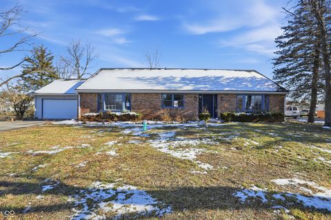 Photo of 5441 N Kenmore Road, Indianapolis, IN 46226 (MLS # 22076391)