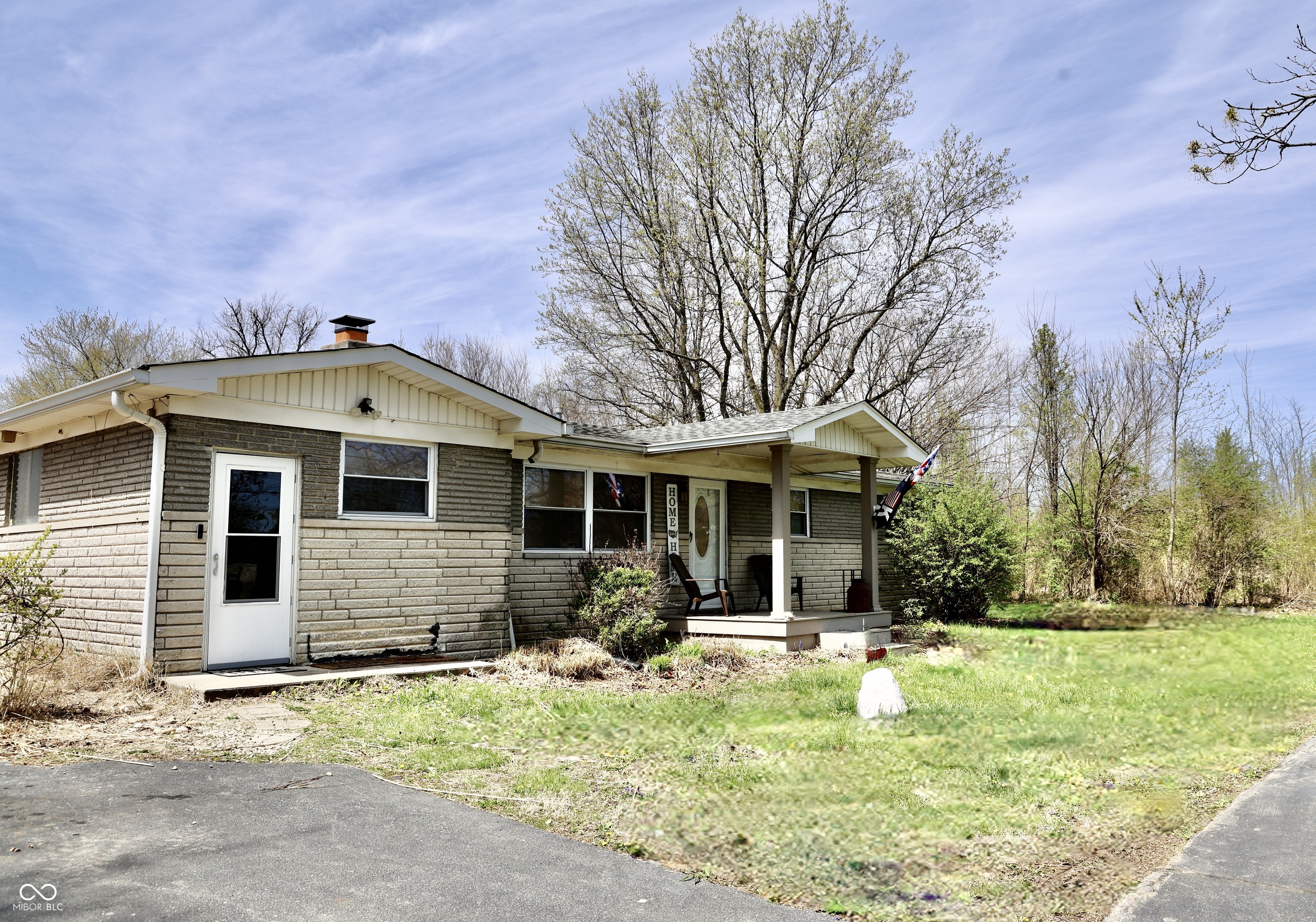 876 N Raceway Road