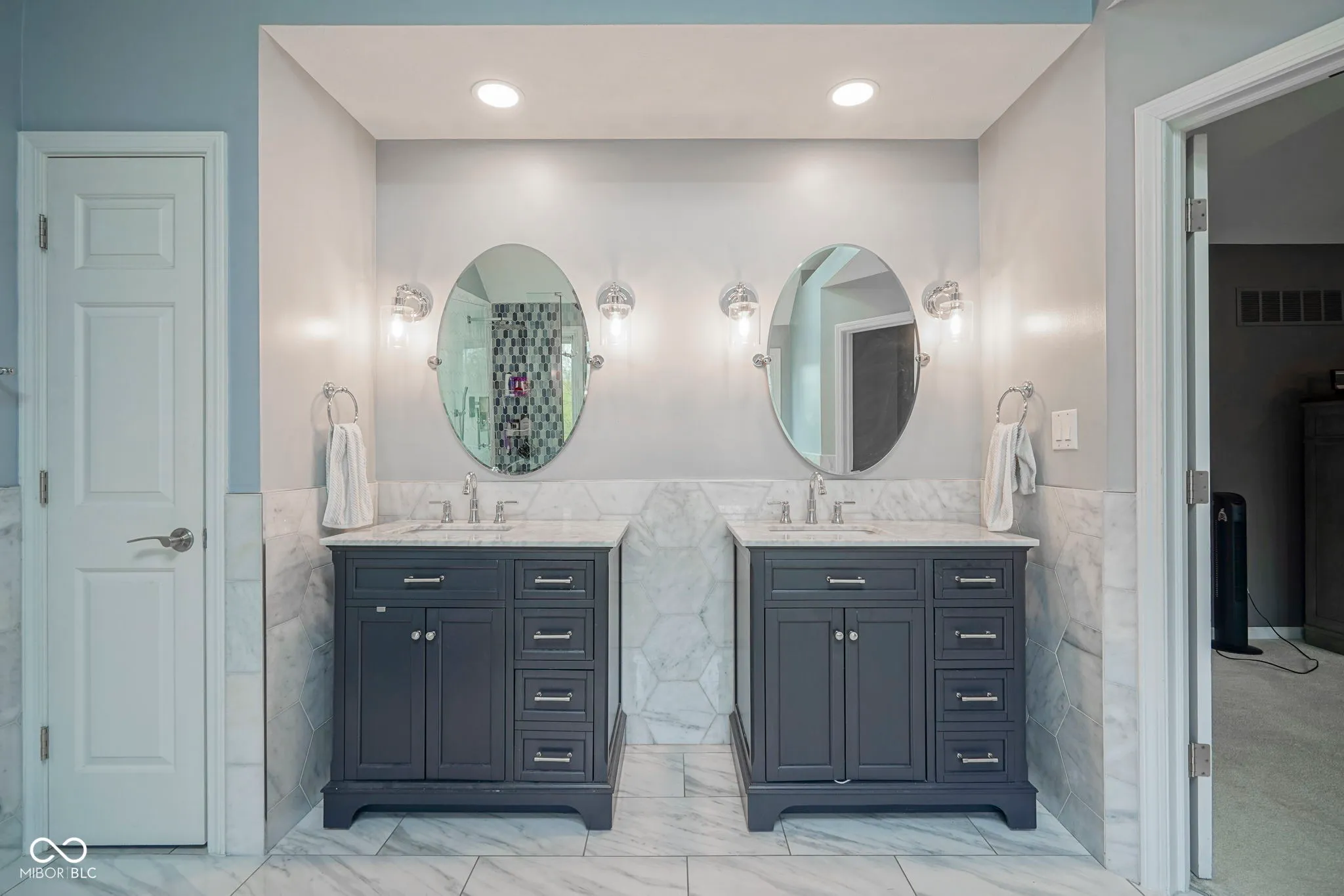 Carmel, Indiana 46032, United States, 4 Bedrooms Bedrooms, ,4 BathroomsBathrooms,Residential,Pending,115950