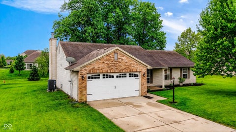 Photo of 5165 Pine Hill Drive, Noblesville, IN 46062 (MLS # 22100164)