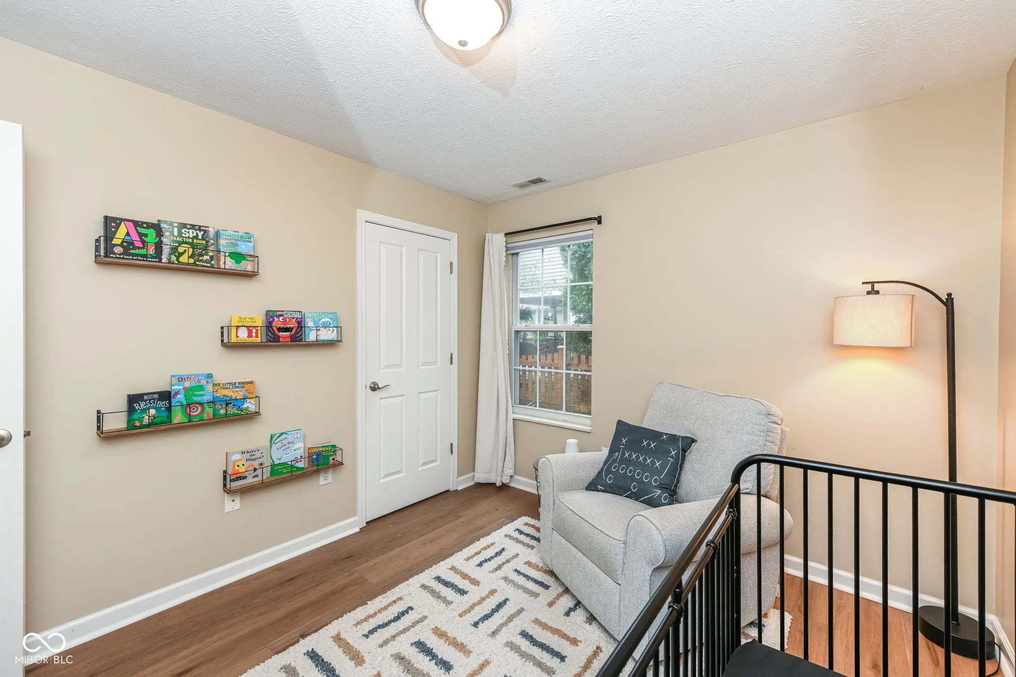 Fishers, Indiana 46038, United States, 3 Bedrooms Bedrooms, ,2 BathroomsBathrooms,Residential,Pending,215927