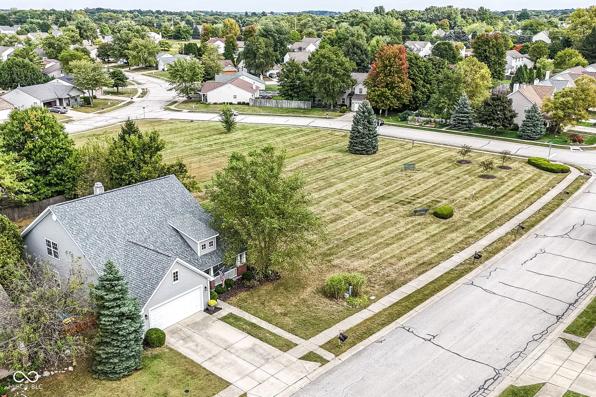 Fishers, Indiana 46038, United States, 3 Bedrooms Bedrooms, ,2 BathroomsBathrooms,Residential,Pending,215927