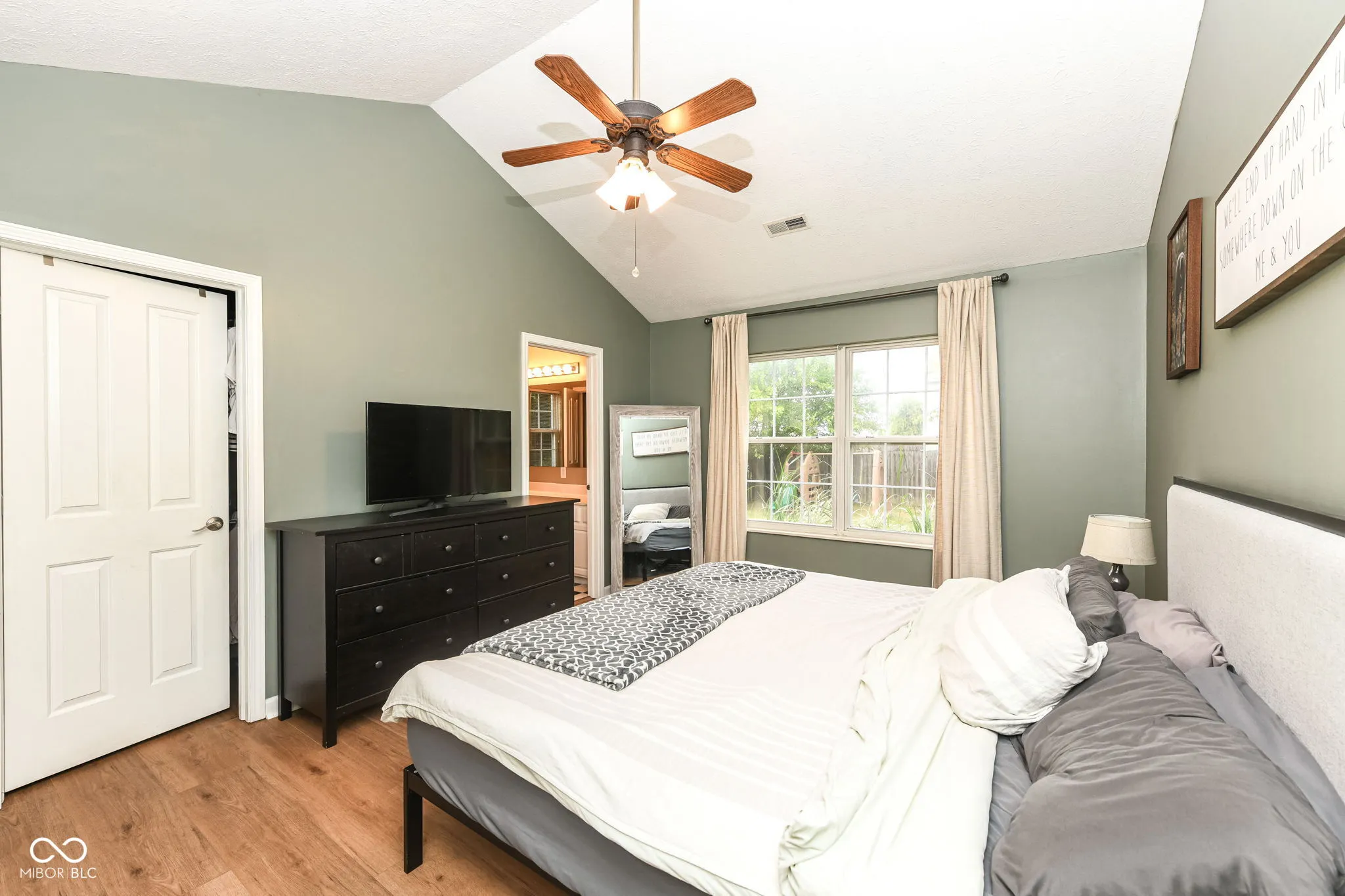 Fishers, Indiana 46038, United States, 3 Bedrooms Bedrooms, ,2 BathroomsBathrooms,Residential,Pending,215927