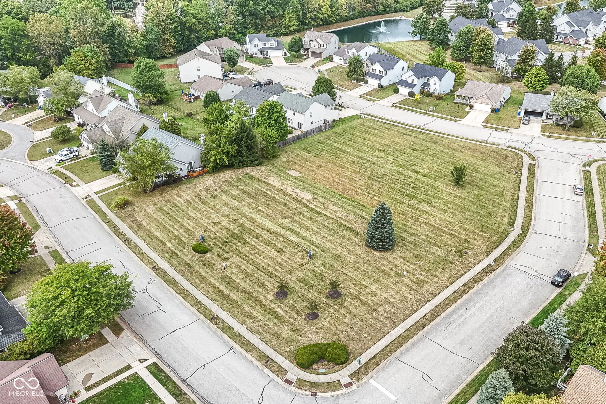 Fishers, Indiana 46038, United States, 3 Bedrooms Bedrooms, ,2 BathroomsBathrooms,Residential,Pending,215927