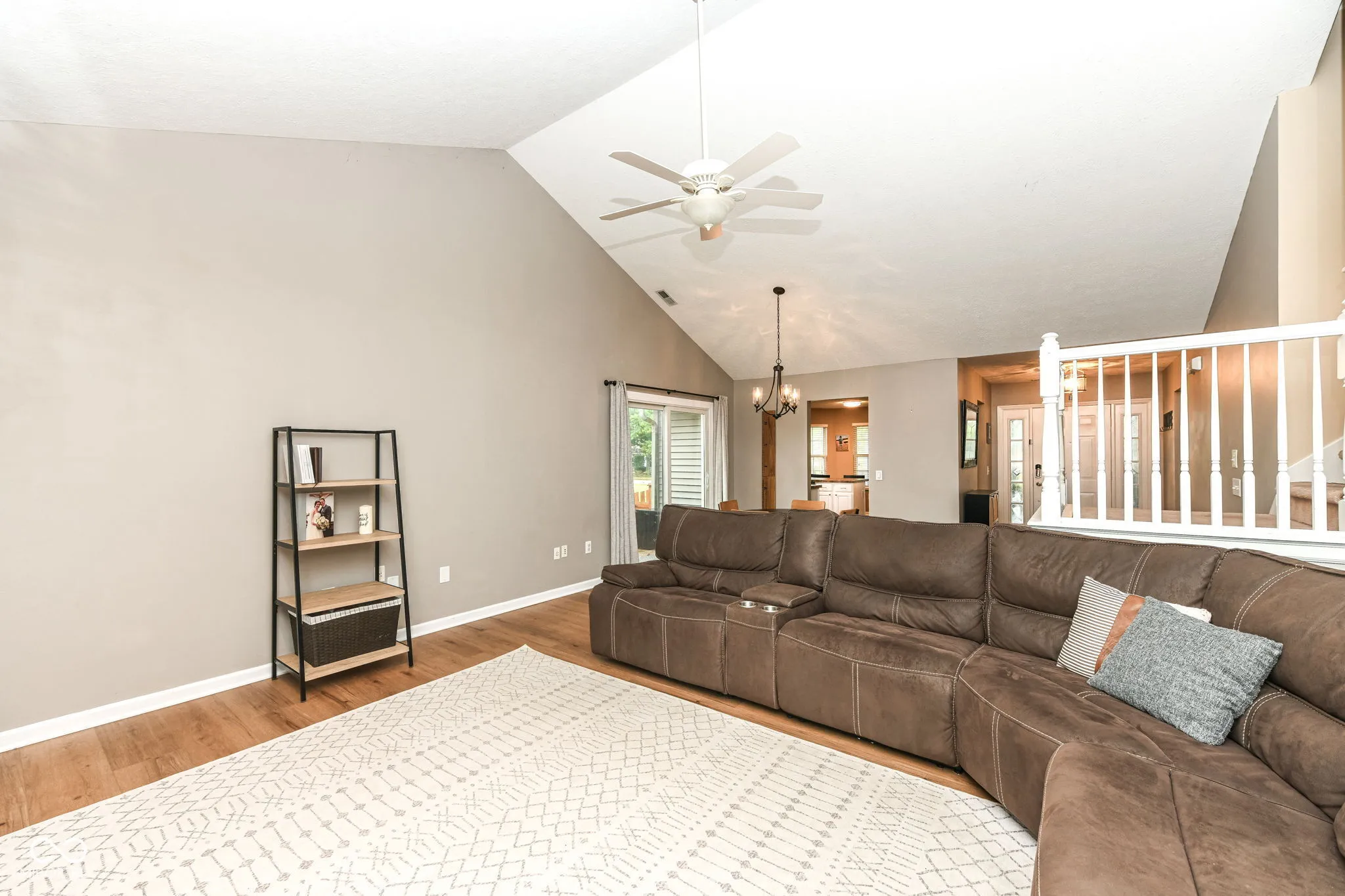 Fishers, Indiana 46038, United States, 3 Bedrooms Bedrooms, ,2 BathroomsBathrooms,Residential,Pending,215927