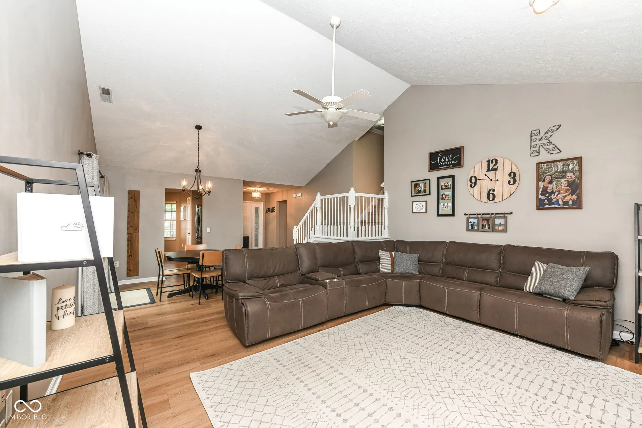 Fishers, Indiana 46038, United States, 3 Bedrooms Bedrooms, ,2 BathroomsBathrooms,Residential,Pending,215927