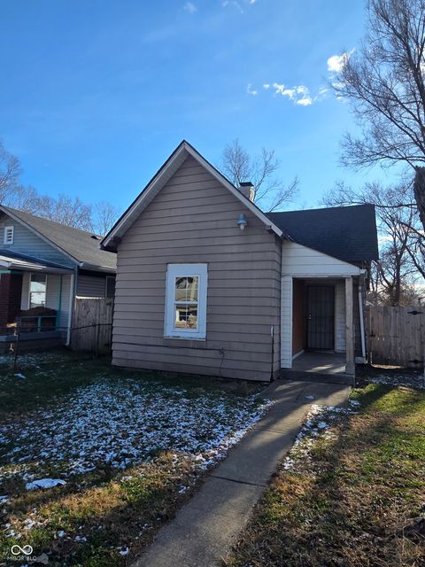 Photo of 1343 W 33rd Street, Indianapolis, IN 46208 (MLS # 22033192)