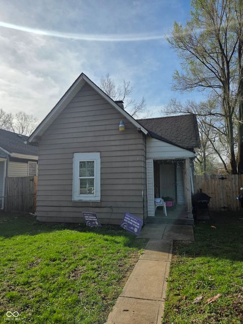 Photo of 1343 W 33rd Street, Indianapolis, IN 46208 (MLS # 22033192)