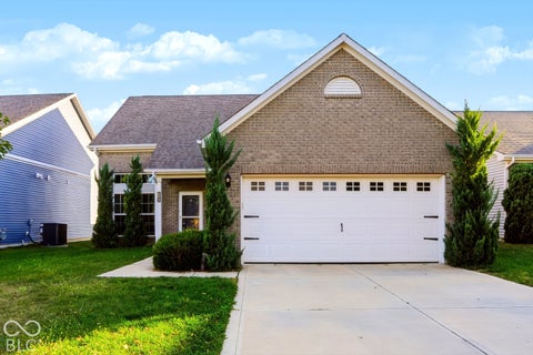 Photo of 693 Wendover Avenue, Westfield, IN 46074 (MLS # 22133597)