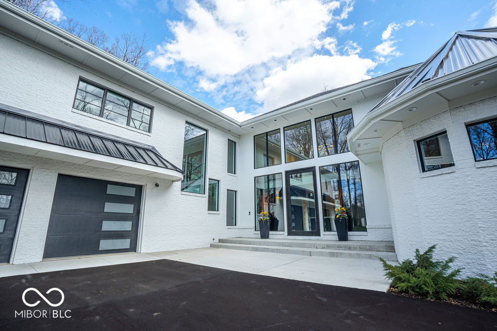 395 Breakwater Drive