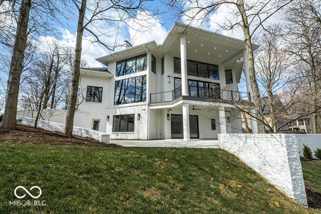 395 Breakwater Drive