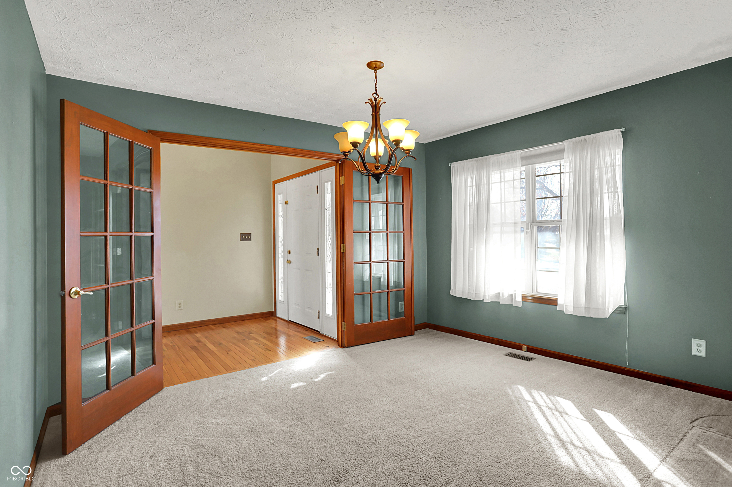 1498 Macintosh Court