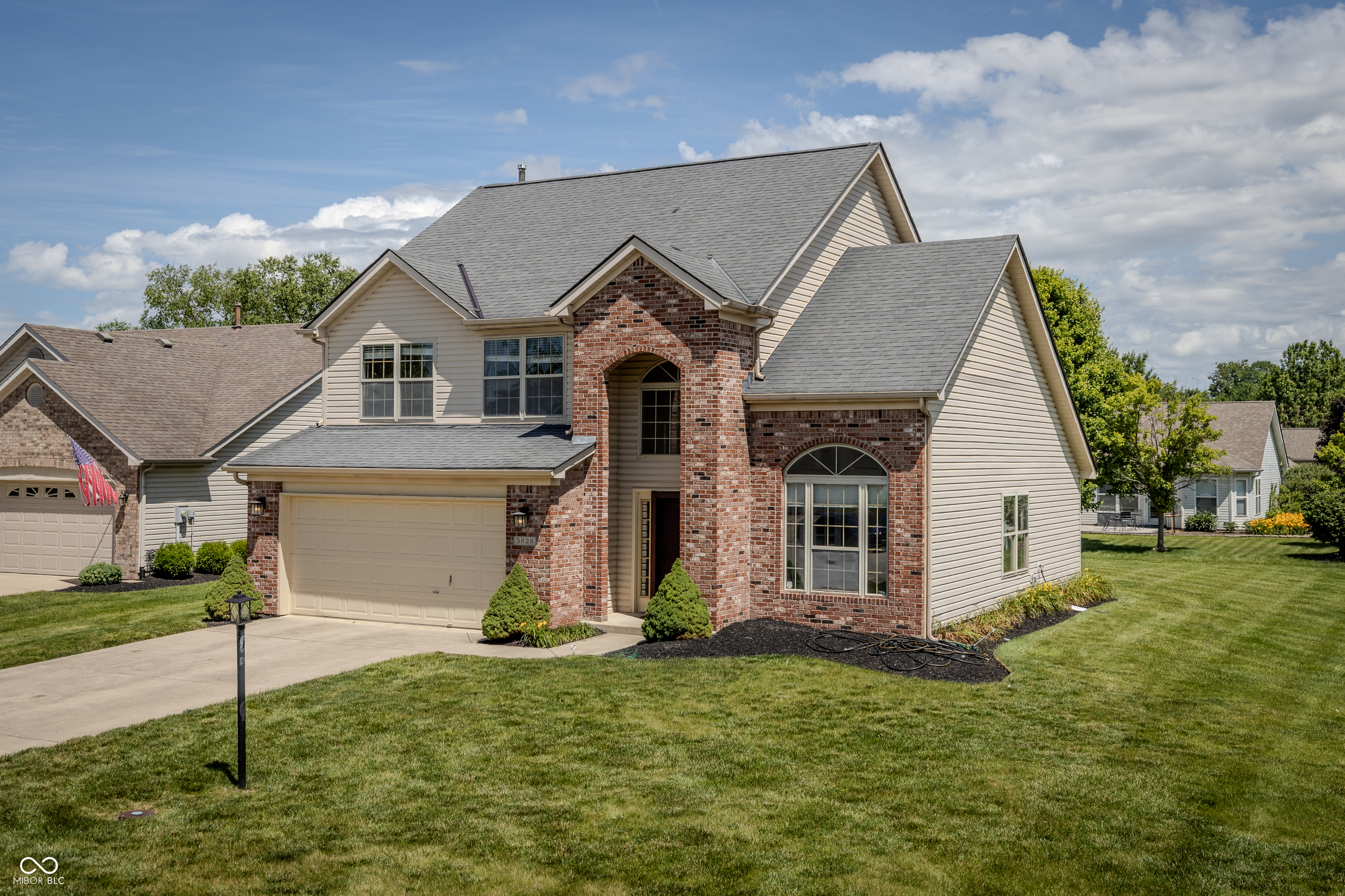 5828 Applegate