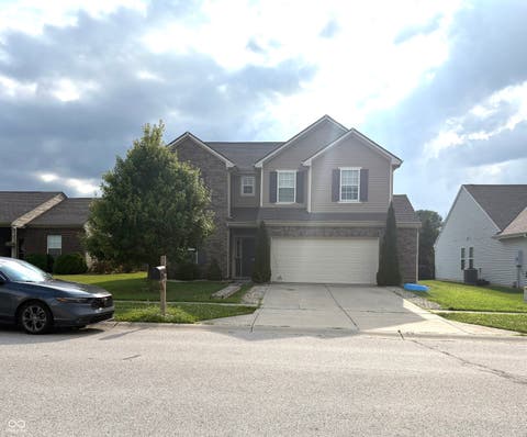Photo of 2702 Ashton Lane, Greenwood, IN 46143 (MLS # 22112492)