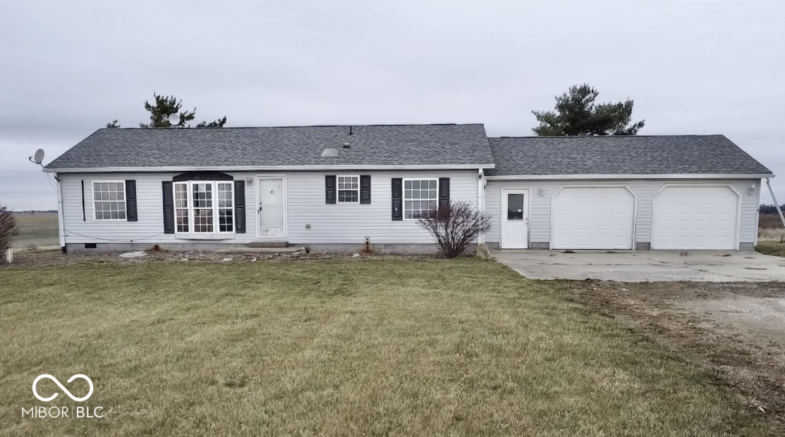 4726 E 210 N