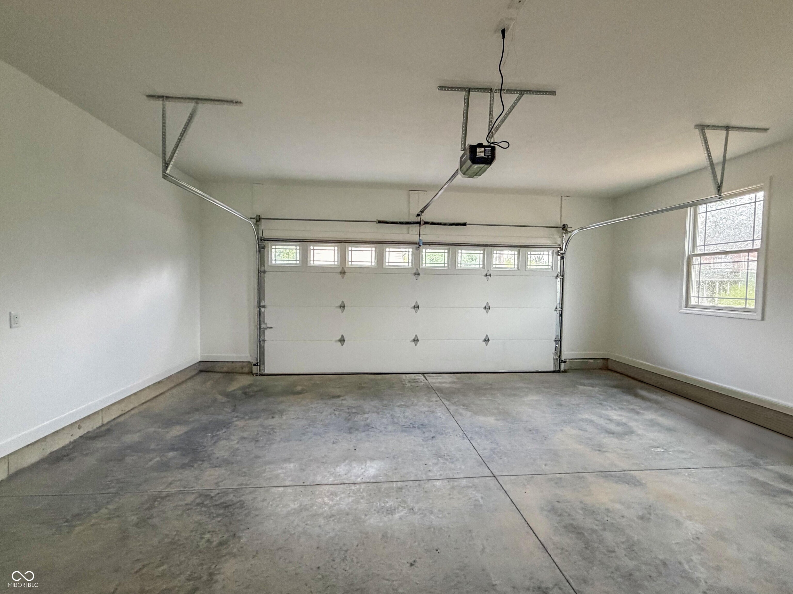 339 W 2nd Street