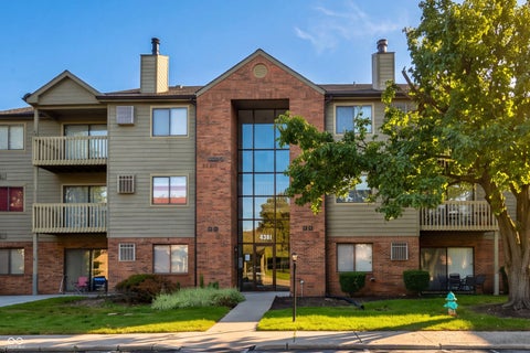 Photo for 4381 Village Parkway Circle W 6
