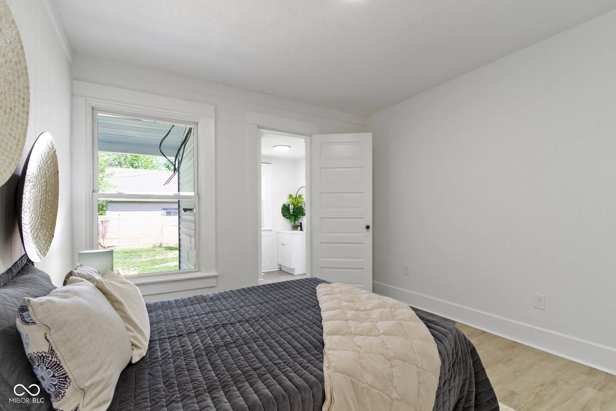 Indianapolis, Indiana 46205, United States, ,Residential,Pending,122289