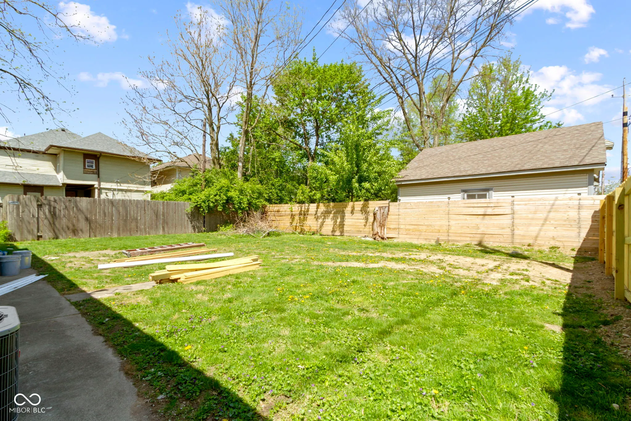 Indianapolis, Indiana 46205, United States, ,Residential,Pending,122289