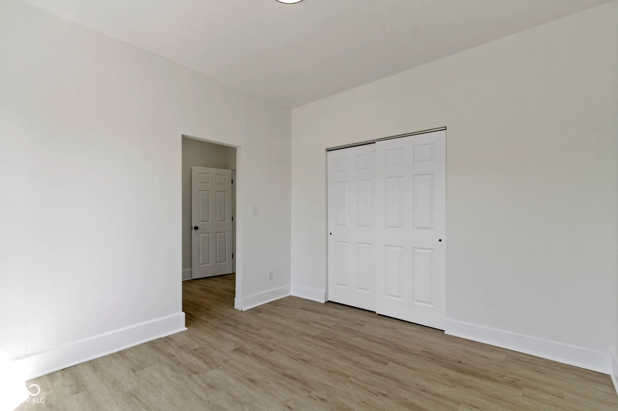 Indianapolis, Indiana 46205, United States, ,Residential,Pending,122289