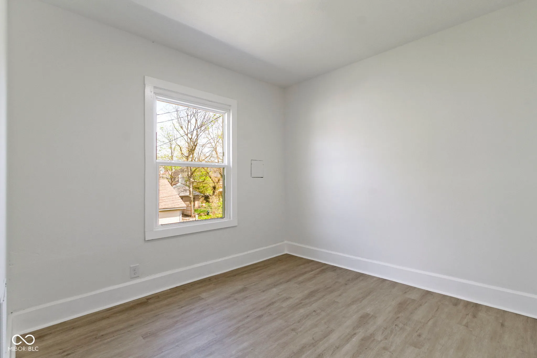 Indianapolis, Indiana 46205, United States, ,Residential,Pending,122289