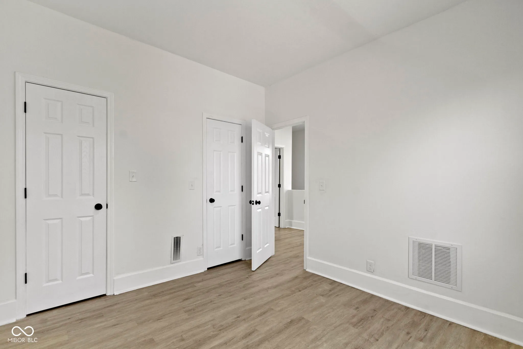 Indianapolis, Indiana 46205, United States, ,Residential,Pending,122289