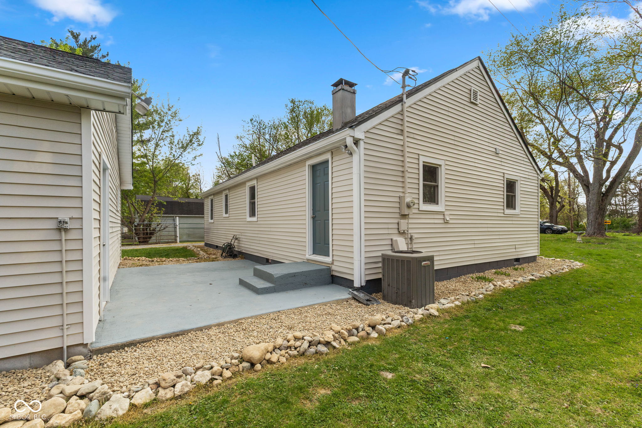 8049 N State Road 267