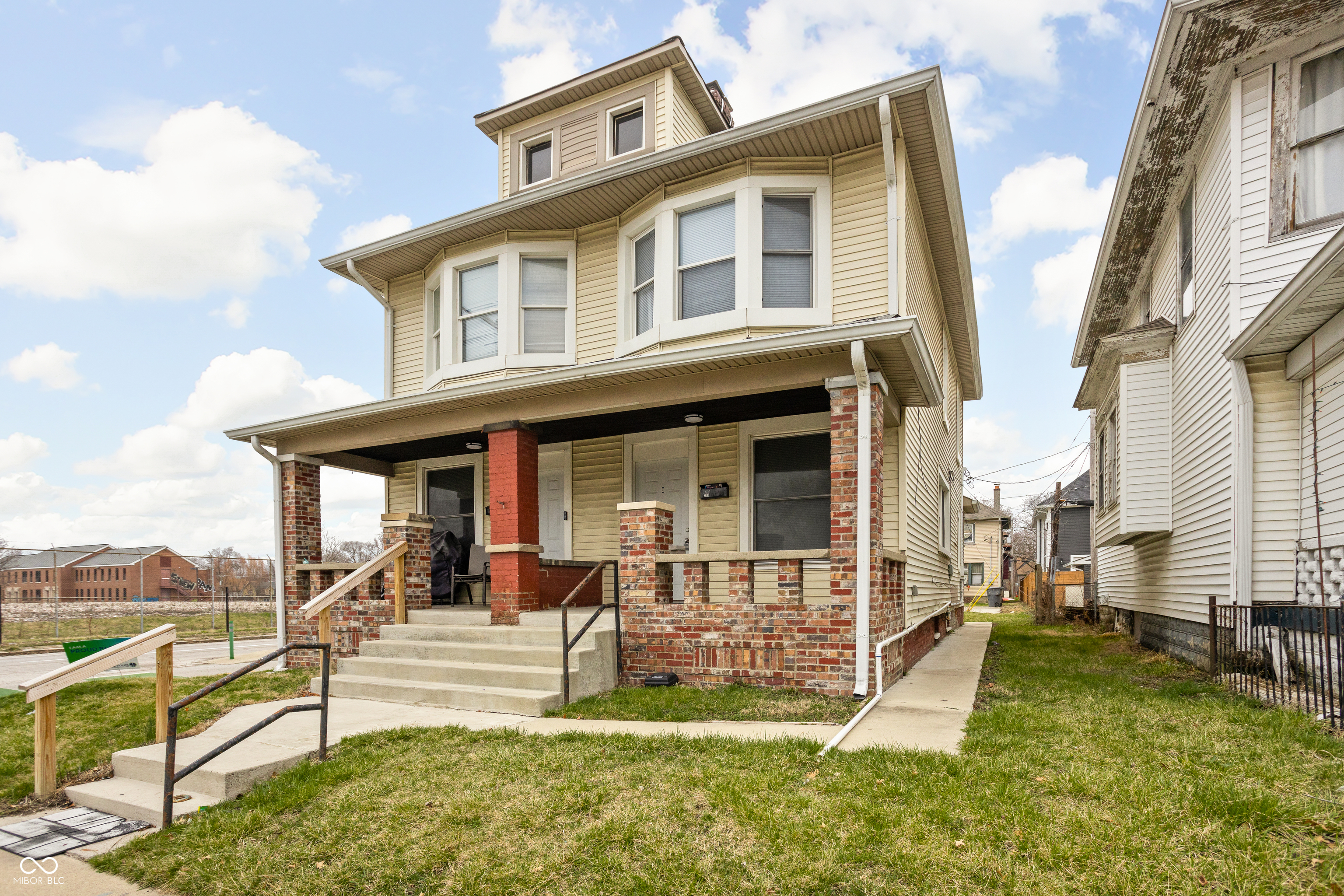 273 E Parkview Avenue