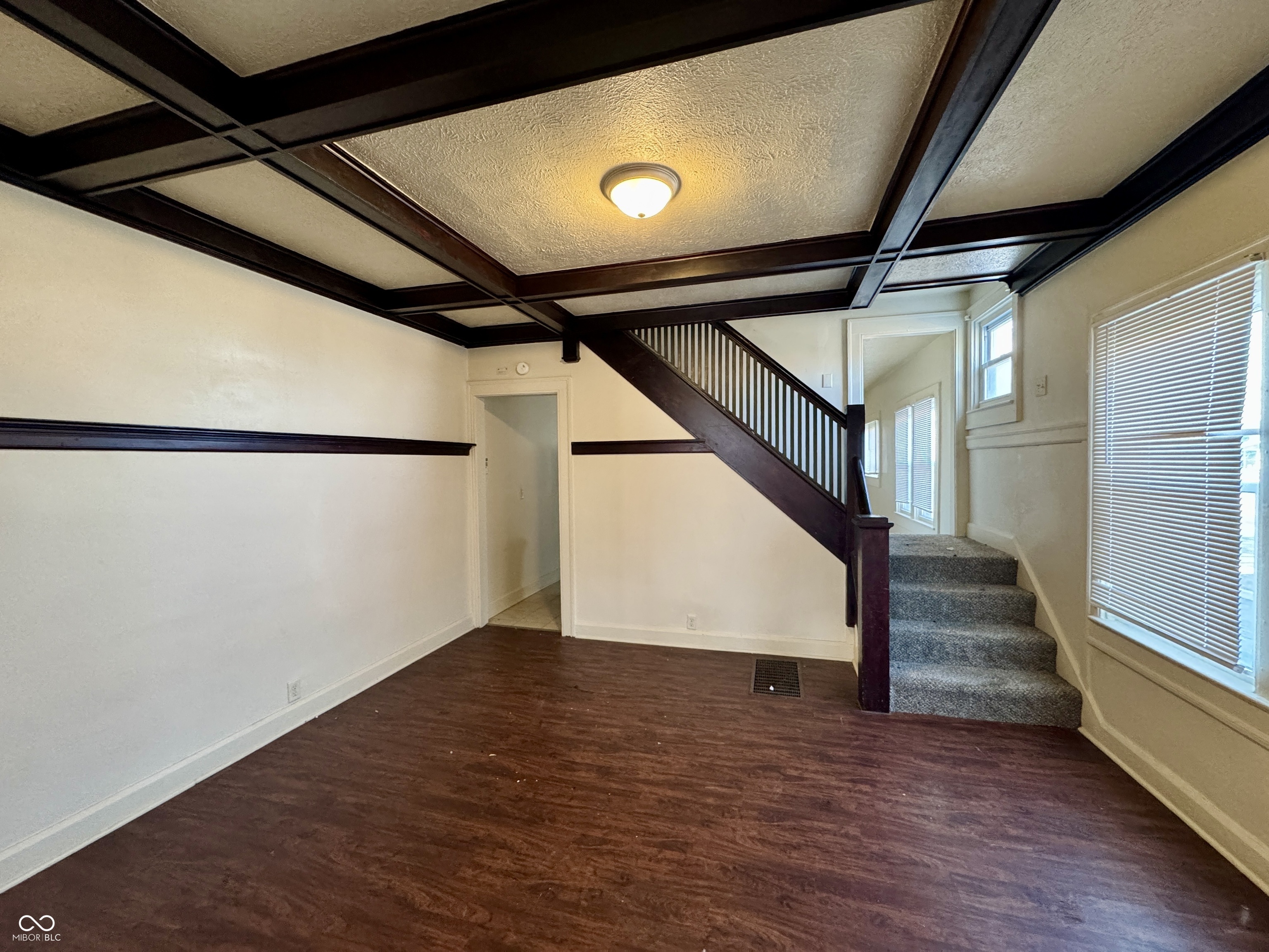 270 E Parkview Avenue