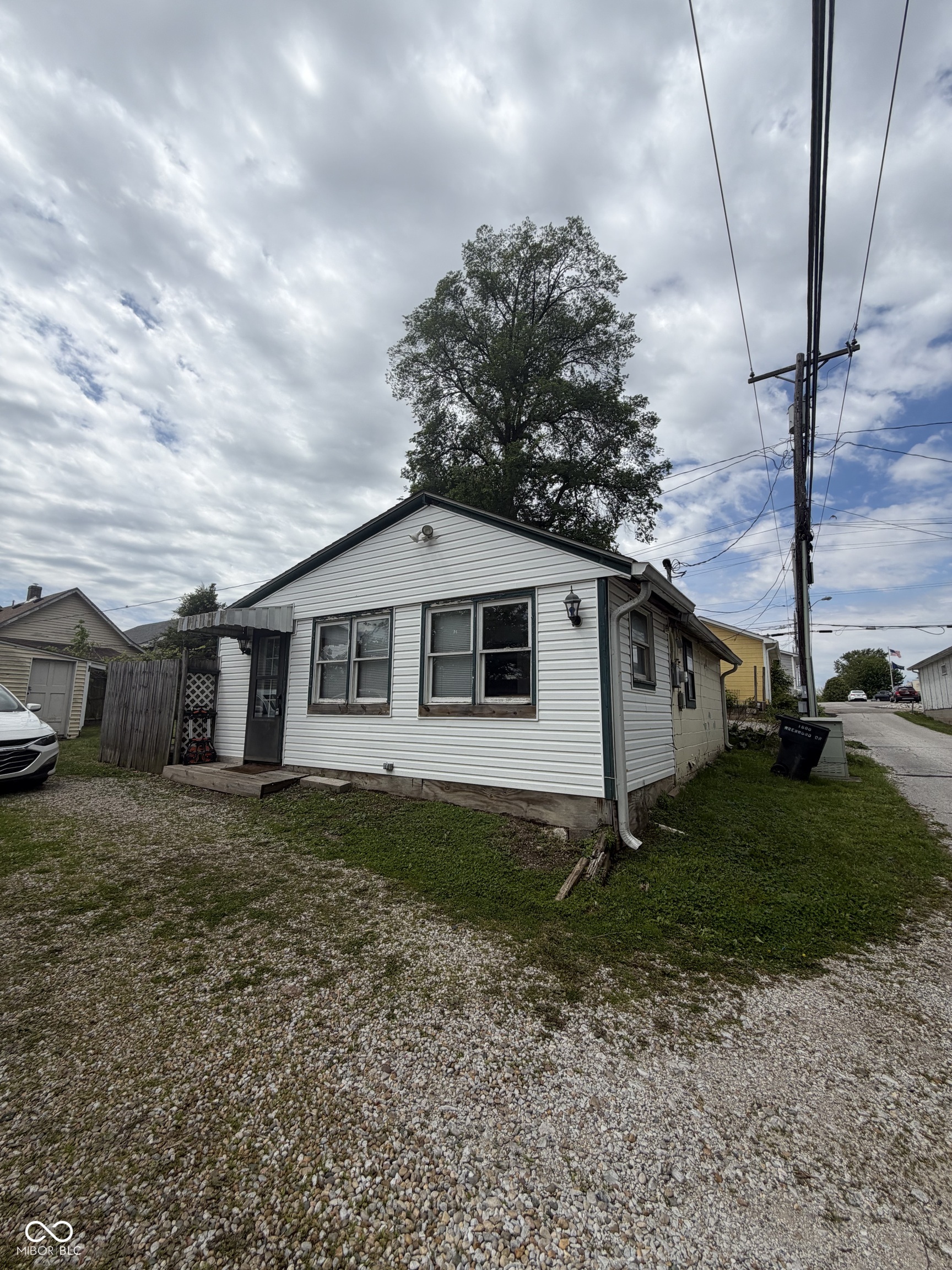 48-50 1/2 E Main Street
