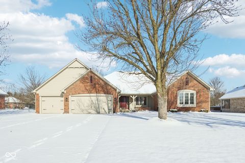Photo of 12336 Huntington Drive, Indianapolis, IN 46229 (MLS # 22077062)
