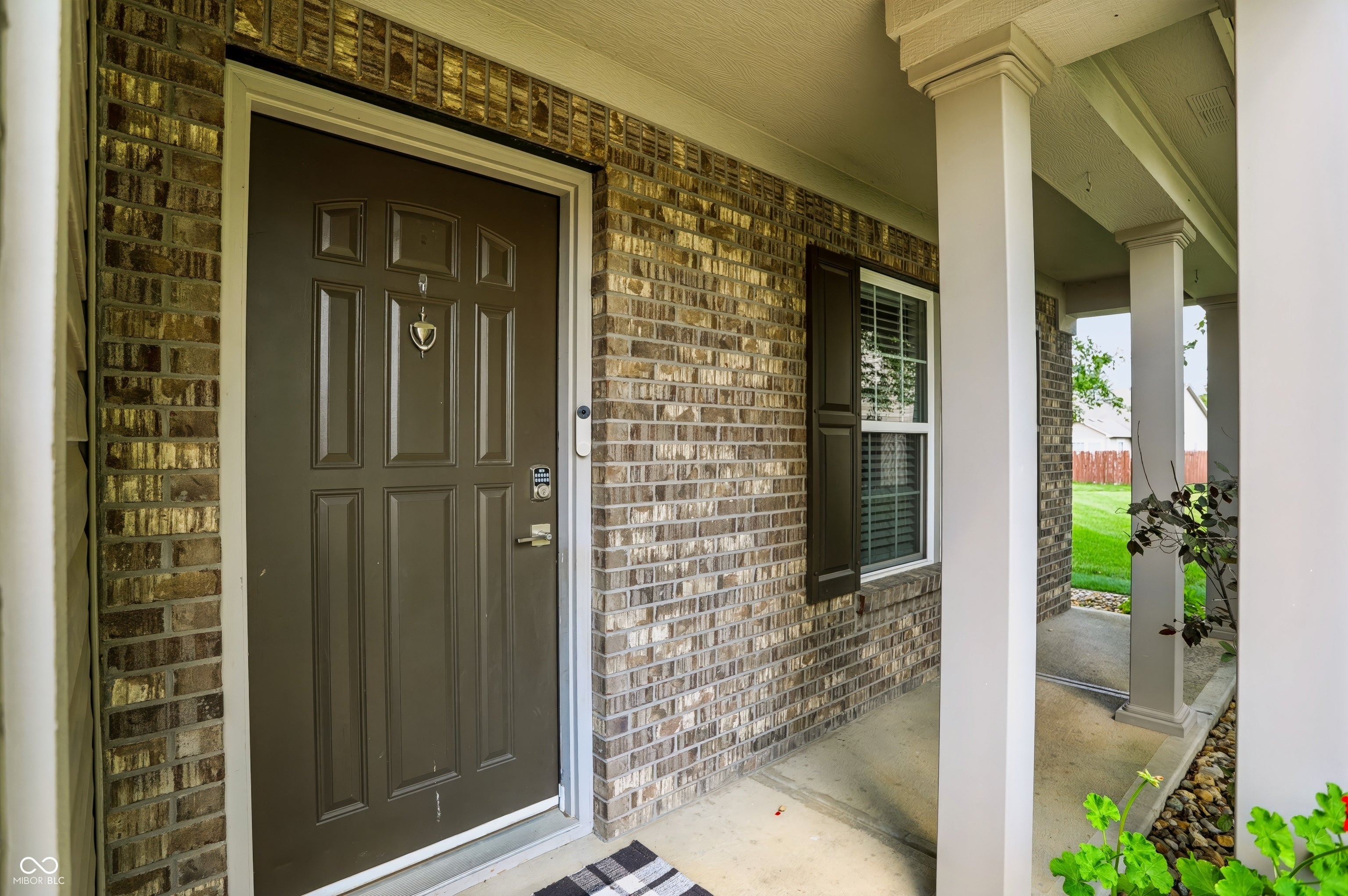5722 W Woodstock Trail