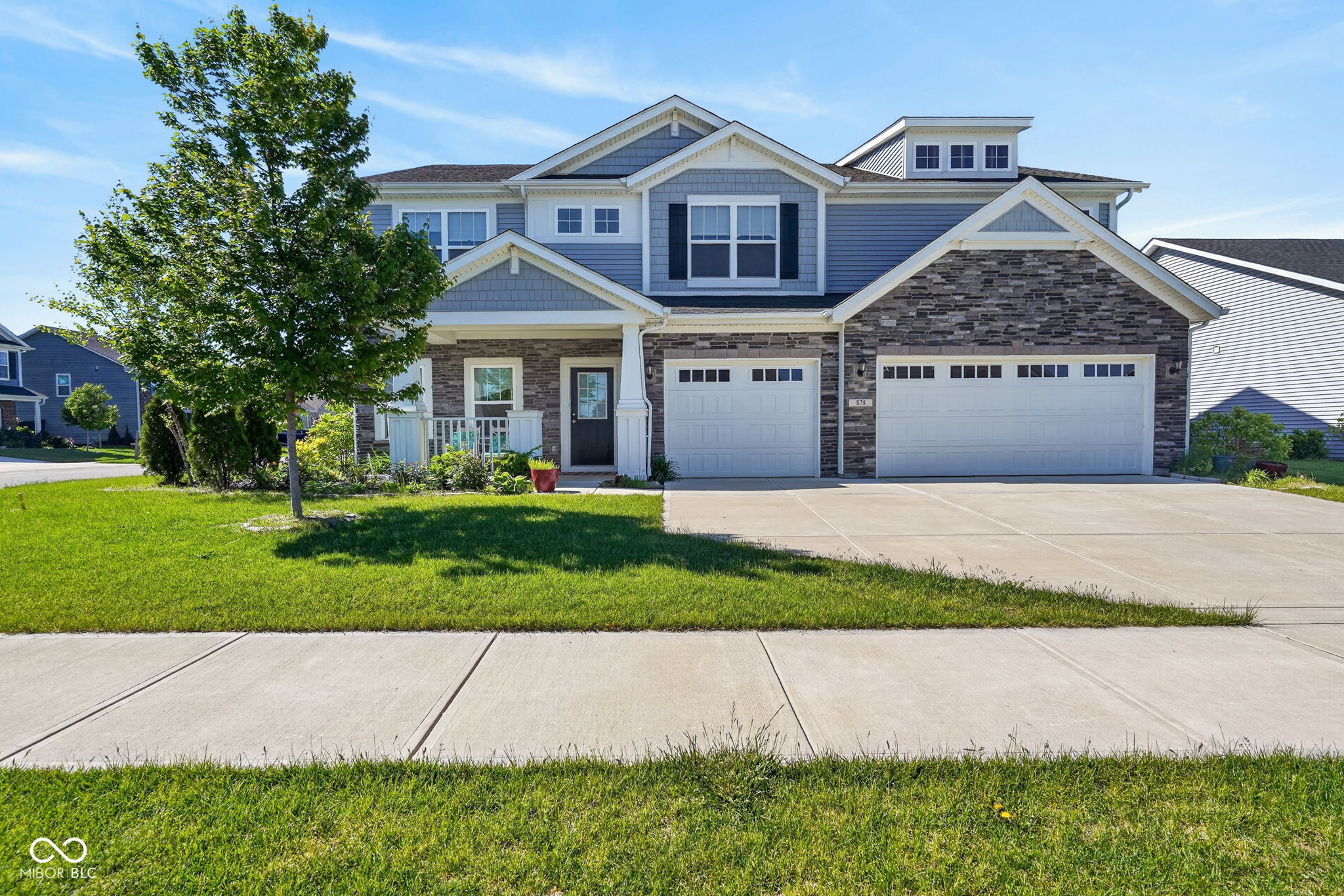 879 Rattlebox Ln