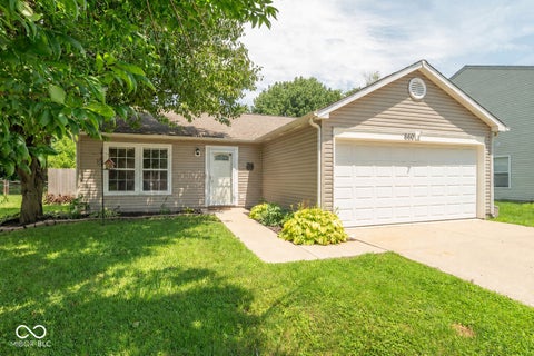 Photo of 660 Wheat Field Lane, Whiteland, IN 46184 (MLS # 22112890)