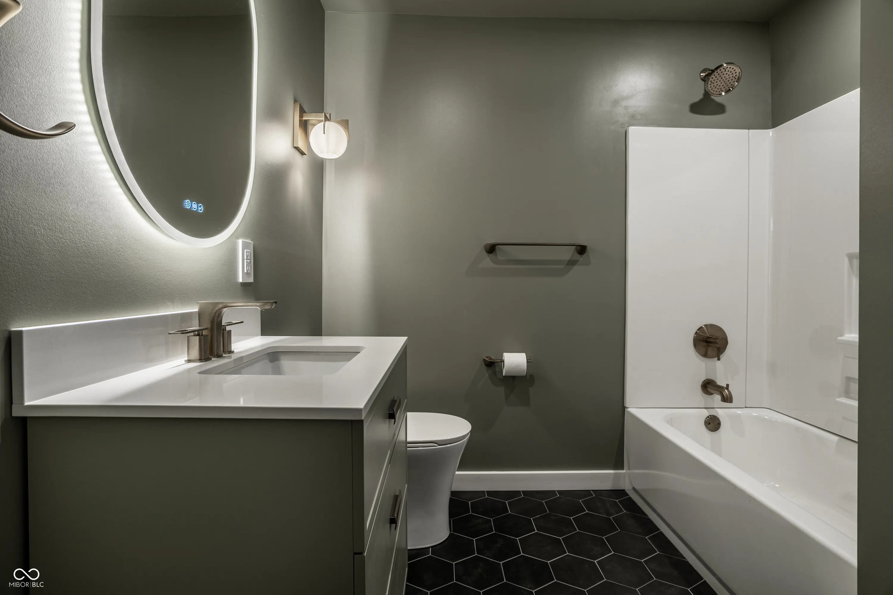 Indianapolis, Indiana 46205, United States, 3 Bedrooms Bedrooms, ,2 BathroomsBathrooms,Residential,Active,156039