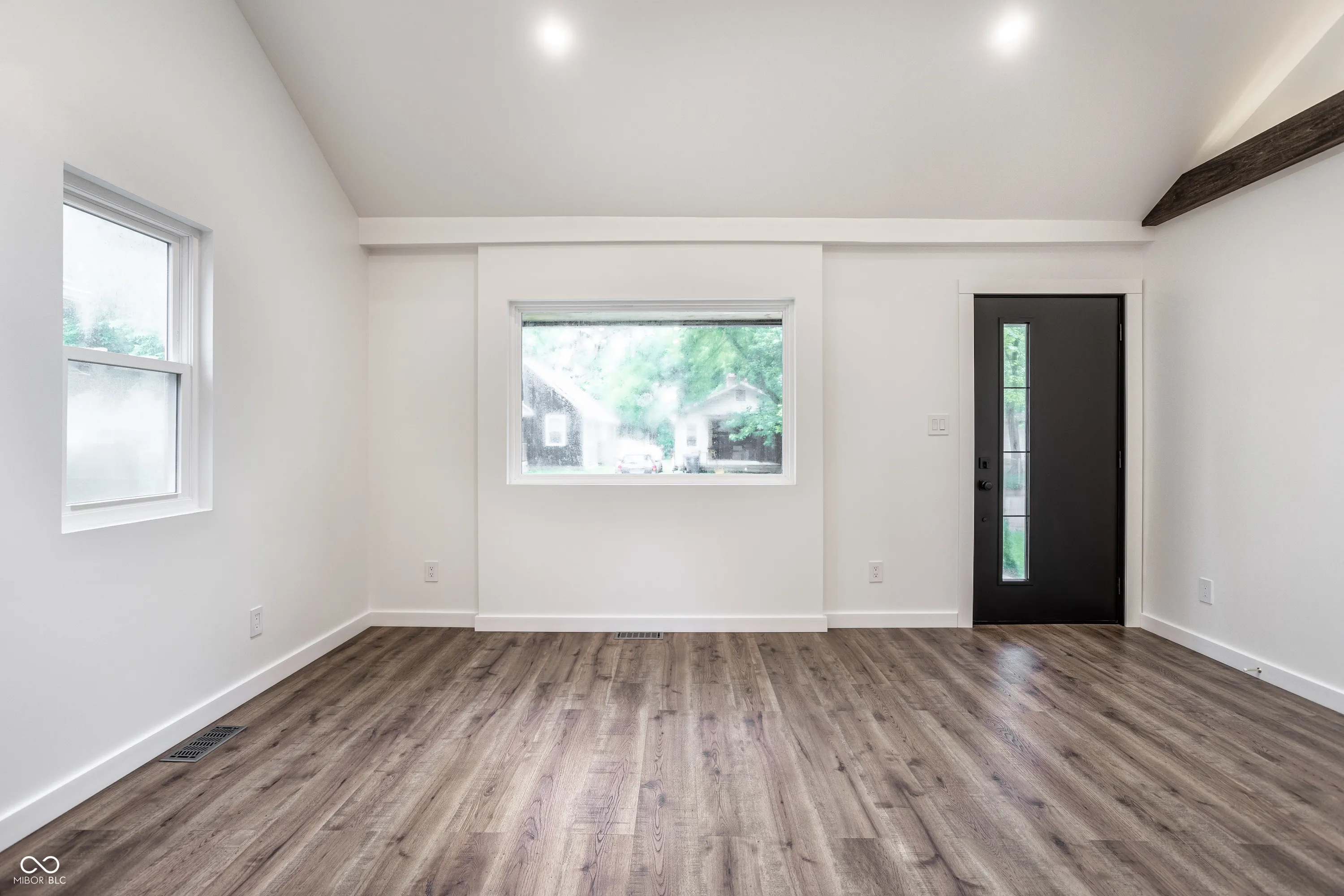 Indianapolis, Indiana 46205, United States, 3 Bedrooms Bedrooms, ,2 BathroomsBathrooms,Residential,Active,156039