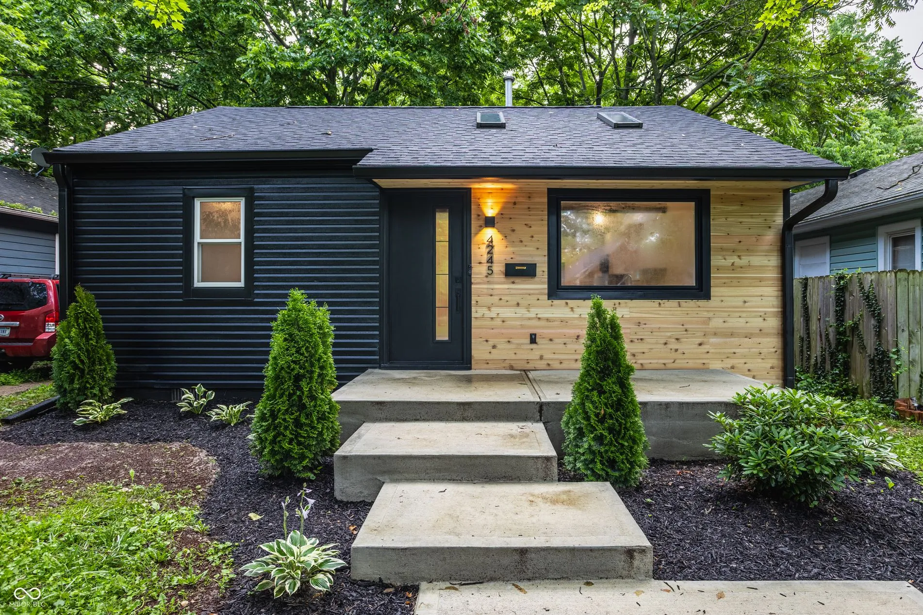 Indianapolis, Indiana 46205, United States, 3 Bedrooms Bedrooms, ,2 BathroomsBathrooms,Residential,Active,156039