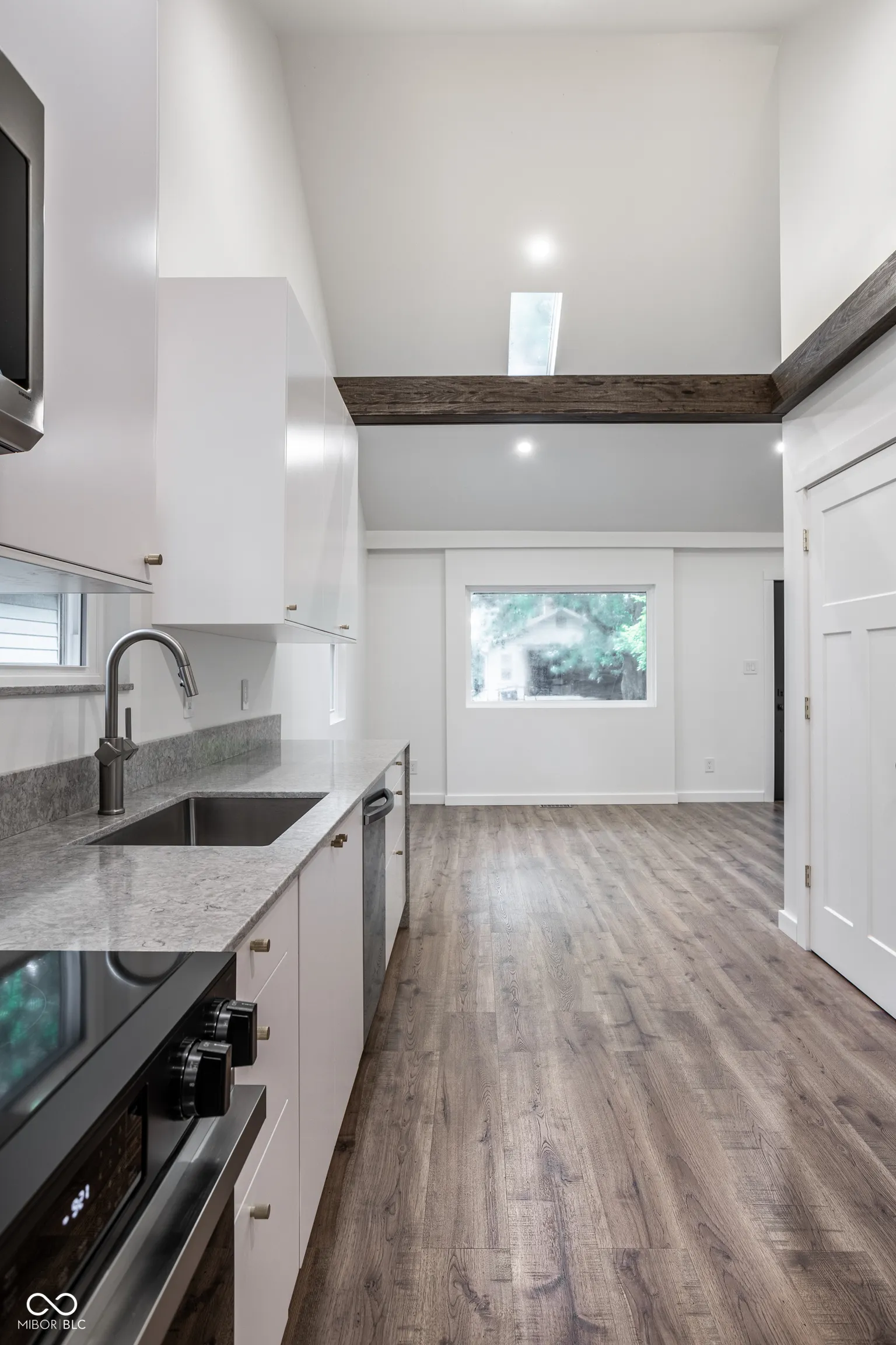 Indianapolis, Indiana 46205, United States, 3 Bedrooms Bedrooms, ,2 BathroomsBathrooms,Residential,Active,156039