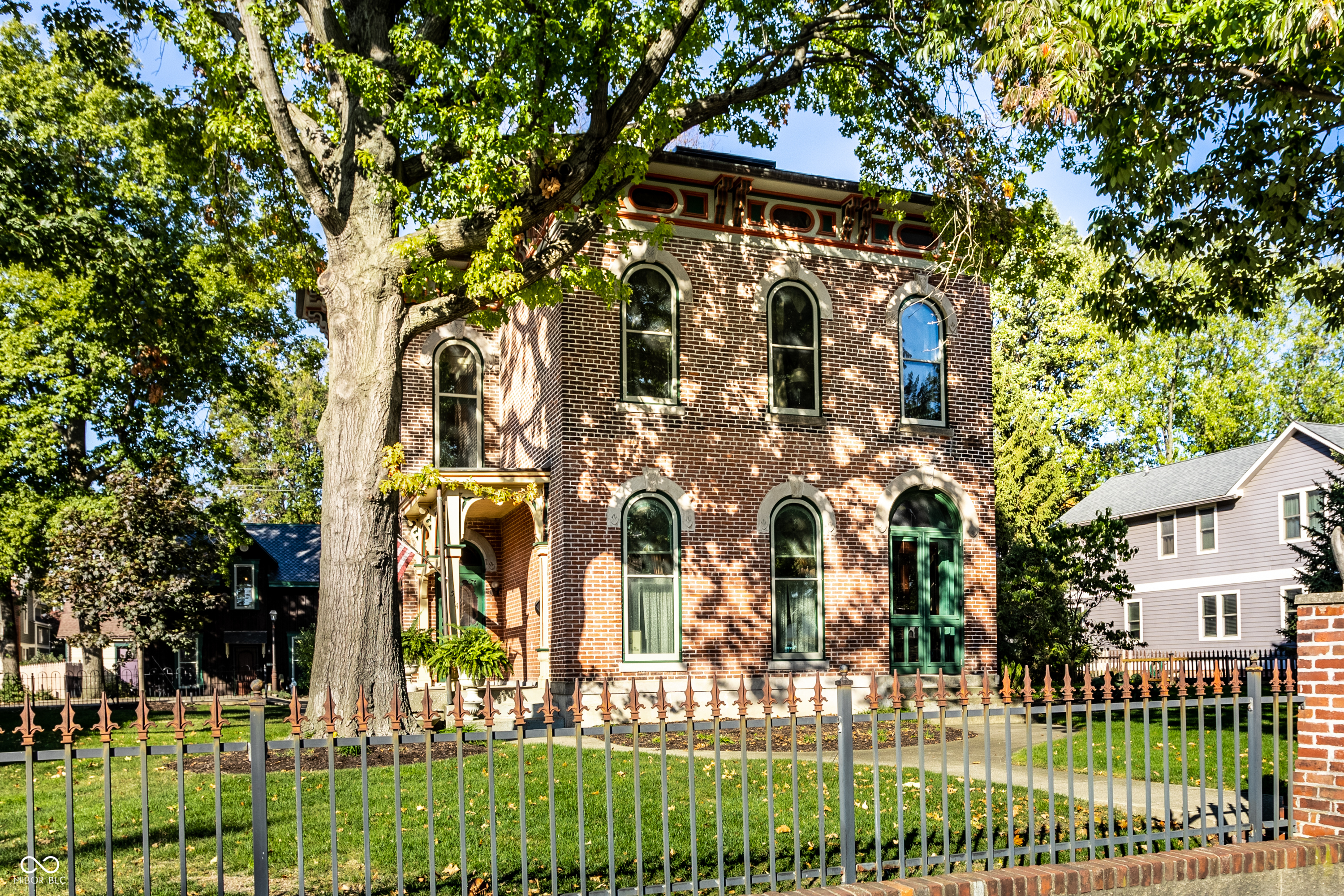 1514 N College Avenue