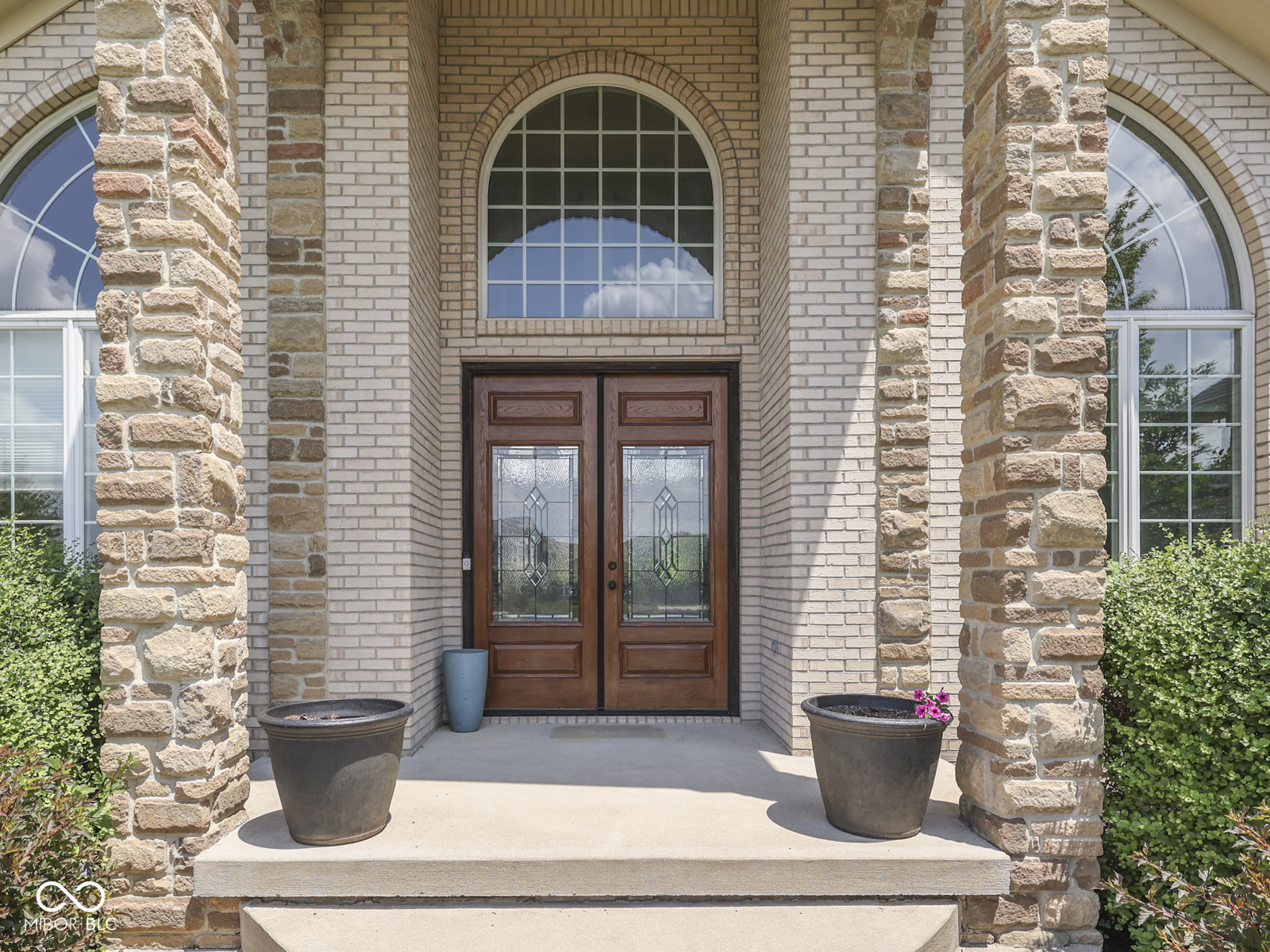 3270 Cherokee Circle