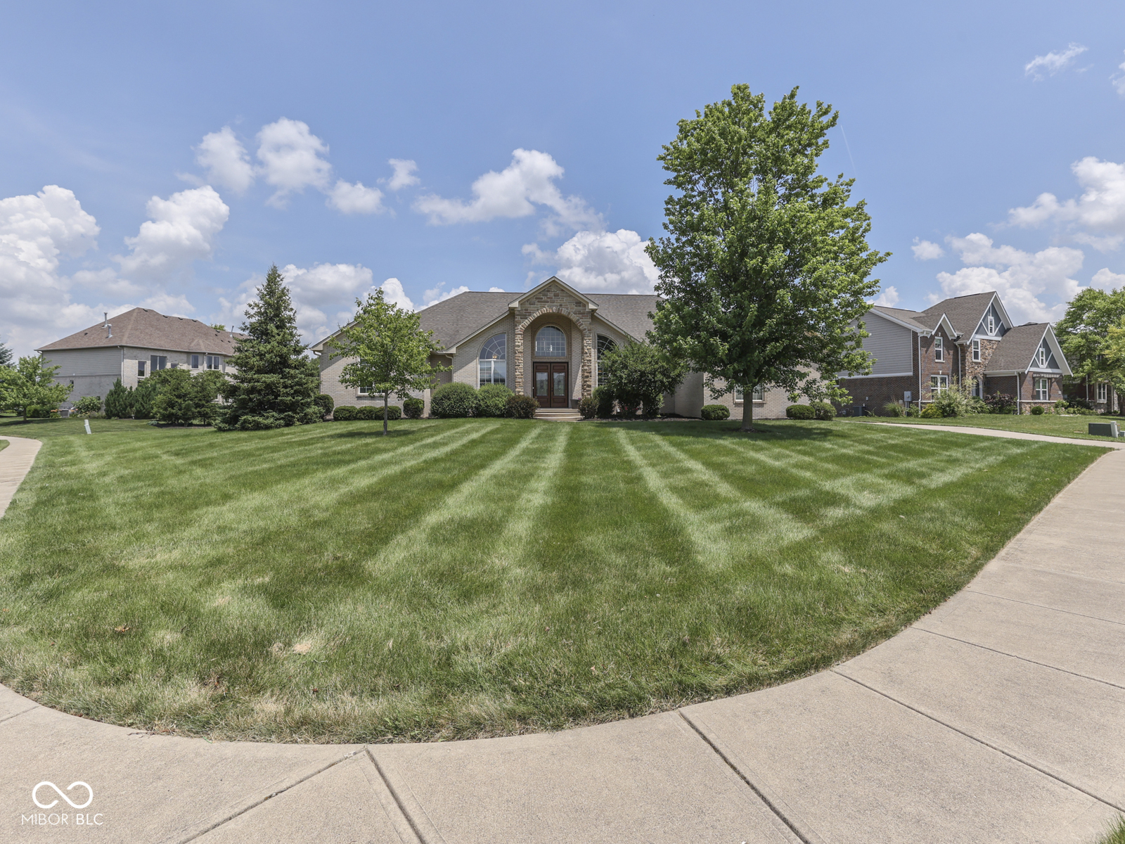 3270 Cherokee Circle